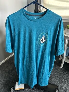 Men’s Volcom Shirt